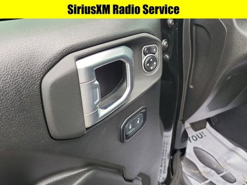 Used 2023 Jeep Gladiator Sport AWD/4WD image 21
