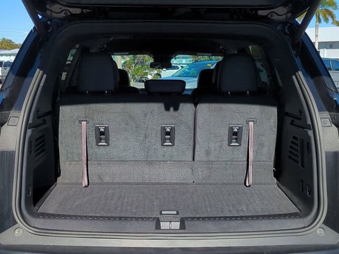 Used 2025 Buick Enclave Preferred image 13