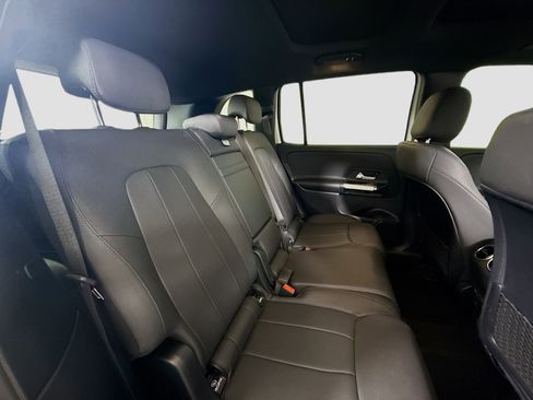 Used 2025 Mercedes-Benz GLB 250 image 27
