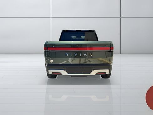 Used 2024 Rivian R1T Adventure AWD/4WD image 7