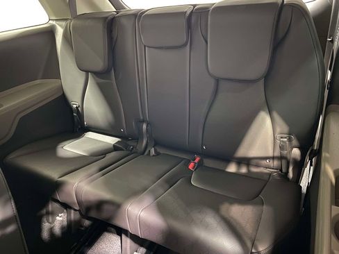 New 2026 Kia Carnival FWD image 13