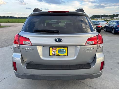 Used 2011 Subaru Outback 2.5i Premium AWD/4WD image 5