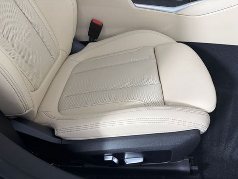 Certified 2023 BMW 330i Sedan w/ Parking Assistance Package RWD image 34