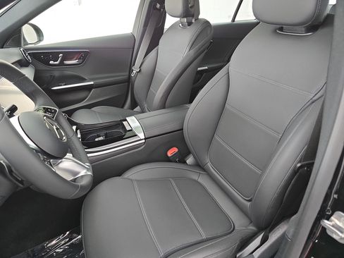 Used 2025 Mercedes-Benz C 300 Sedan image 15