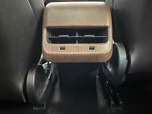 Used 2020 Tesla Model 3 Long Range image 16