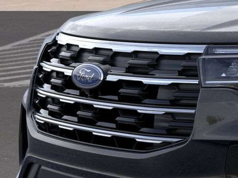 New 2026 Ford Explorer Active RWD image 17