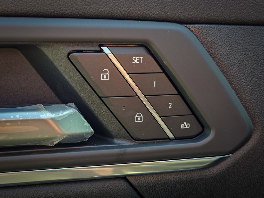 New 2027 GMC Terrain Elevation w/ Elevation Premium Package AWD/4WD image 10