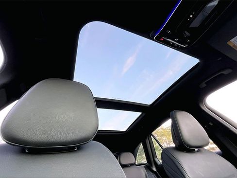 Certified 2025 Mercedes-Benz GLC 43 AMG 4MATIC image 17