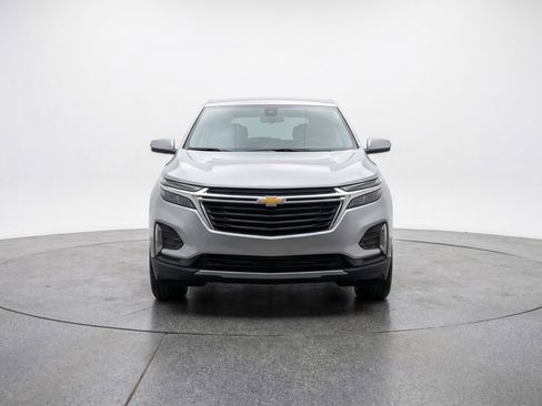 Used 2025 Chevrolet Equinox LT FWD image 2