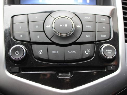 Used 2015 Chevrolet Cruze LT image 29