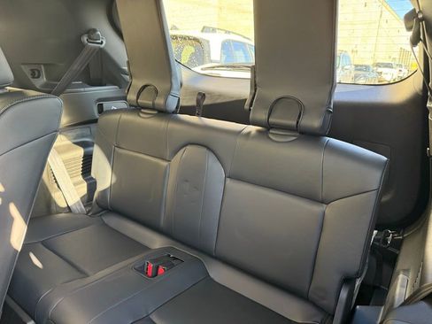 New 2025 Mitsubishi Outlander SE image 24