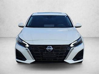 Used 2023 Nissan Altima 2.5 SL FWD video 2