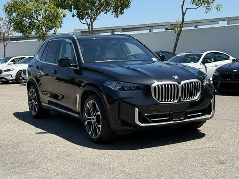 Certified 2024 BMW X5 xDrive40i w/ Premium Package AWD/4WD image 6