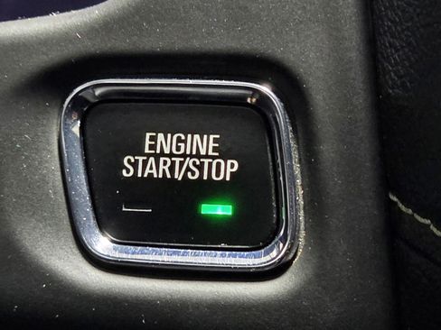 Used 2023 GMC Acadia SLT image 33