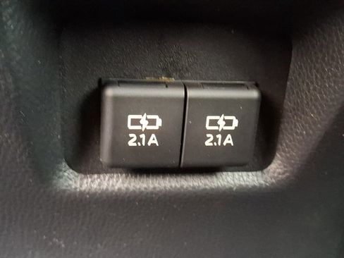 Used 2021 Toyota RAV4 XLE image 11