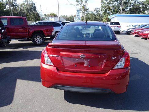 Used 2017 Nissan Versa SV image 5