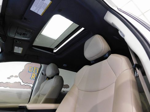 Used 2021 Toyota Sienna XLE image 36