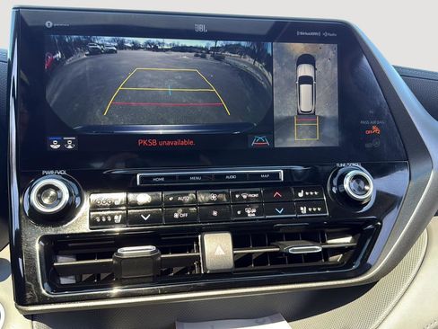 Used 2021 Toyota Highlander Limited AWD/4WD image 35