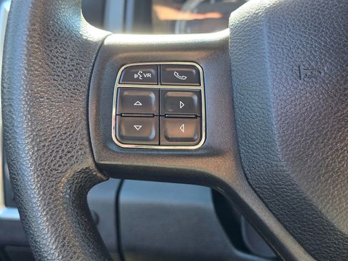 Used 2018 RAM 1500 Classic SLT AWD/4WD image 21