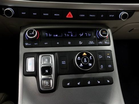 Used 2025 Hyundai Palisade Limited AWD/4WD image 32