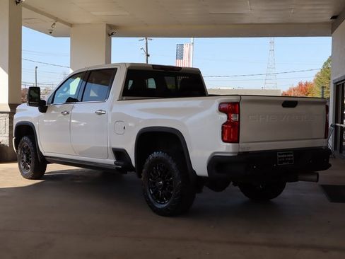 Used 2022 Chevrolet Silverado 2500 High Country image 3