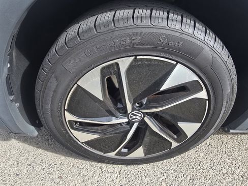 Used 2022 Volkswagen ID.4 Pro AWD/4WD image 10