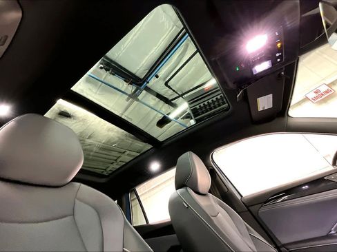 New 2026 Volkswagen Tiguan SE R-Line image 28