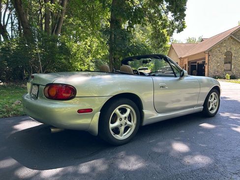 Used 2000 MAZDA MX-5 Miata image 20