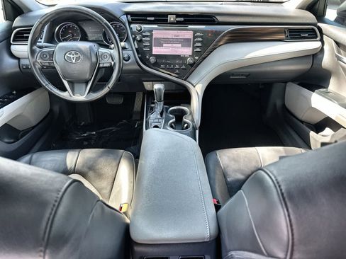 Used 2019 Toyota Camry XLE image 20