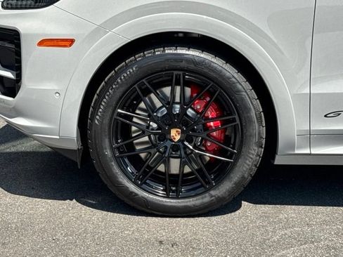 New 2026 Porsche Cayenne GTS AWD/4WD image 11