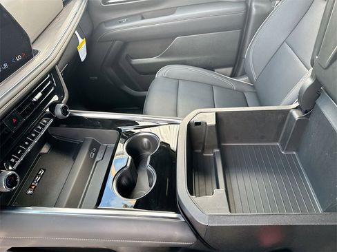 New 2025 Chevrolet Tahoe Premier image 24