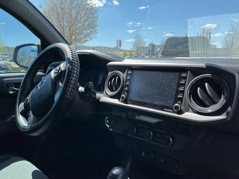 Used 2021 Toyota Tacoma TRD Sport w/ Technology Package RWD image 12
