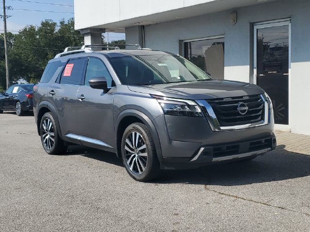 Certified 2024 Nissan Pathfinder Platinum w/ Cargo Package FWD image 40