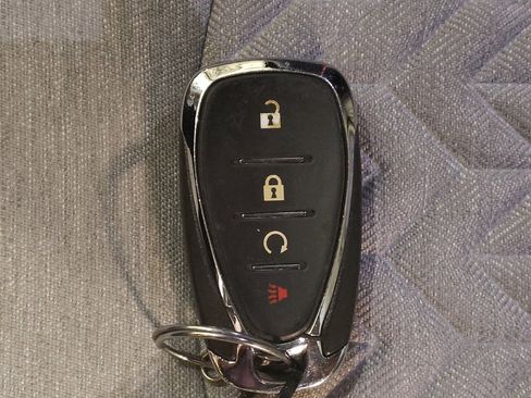 Used 2023 Chevrolet Equinox LS AWD/4WD image 32