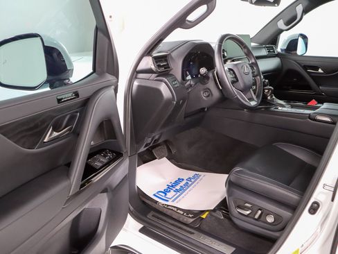 Used 2024 Lexus LX 600 4WD w/ Interior Upgrade Package image 3