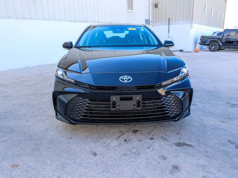 Used 2026 Toyota Camry LE image 3