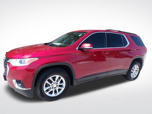 Used 2020 Chevrolet Traverse LT w/ Driver Confidence II Package AWD/4WD image 3