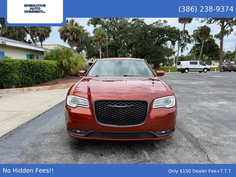 Used 2021 Chrysler 300 Touring w/ Driver Convenience Group RWD image 2