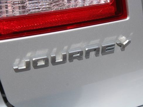 Used 2012 Dodge Journey SXT w/ Popular Equipment Group FWD image 9