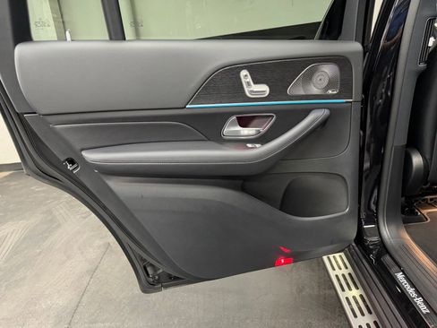 Certified 2025 Mercedes-Benz GLS 450 4MATIC image 39