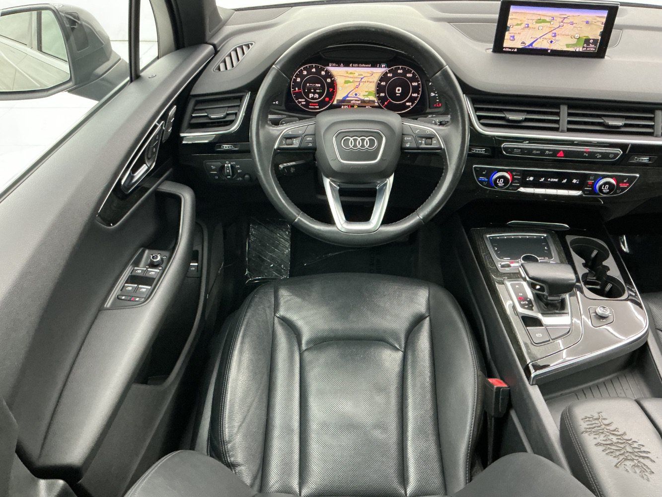 Used 2018 Audi Q7 3.0T Premium Plus w/ Premium Plus Package AWD/4WD image 32