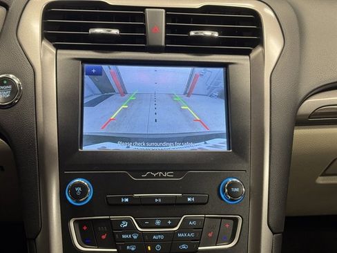 Used 2020 Ford Fusion SEL image 21