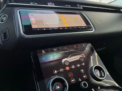 Used 2018 Land Rover Range Rover Velar S image 42