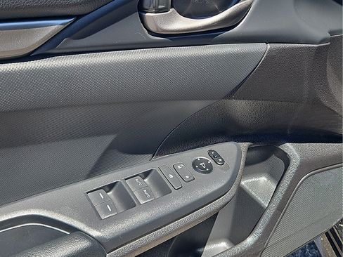 Used 2021 Honda Civic Sport image 12