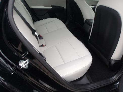 Used 2023 Kia Forte LXS image 10