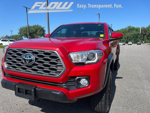 Used 2022 Toyota Tacoma TRD Off-Road w/ Technology Package AWD/4WD image 28