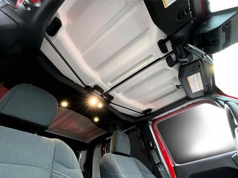 Used 2024 Jeep Gladiator Sport image 24