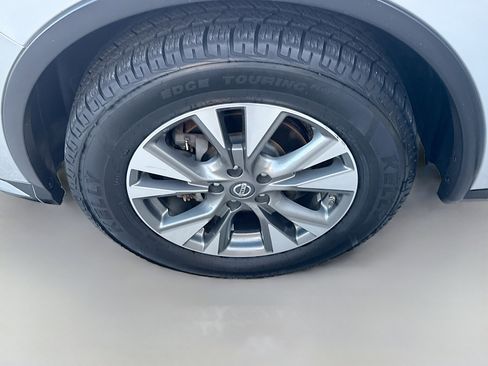 Used 2017 Nissan Murano SV FWD image 37