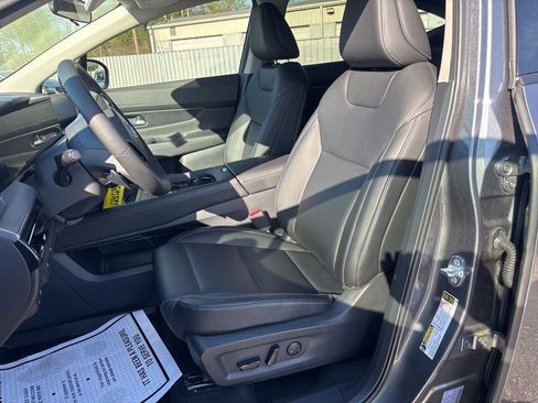 Used 2025 Nissan Murano SV AWD/4WD image 17