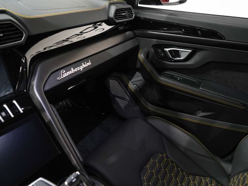 Used 2024 Lamborghini Urus S AWD/4WD image 13